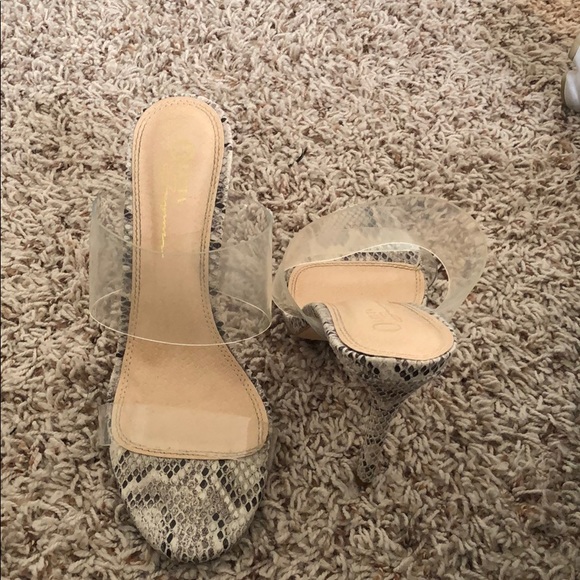 Snake print sandal with Heel - Picture 2 of 2